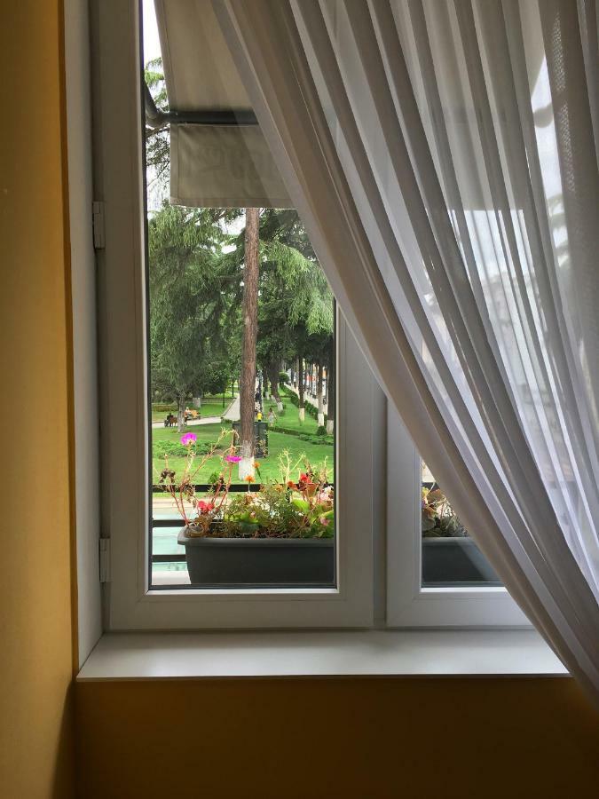 Atoneli Hotel Tbilisi Exterior photo